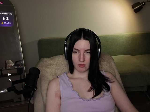 Victoria Winters online show from August 5, 9:46 pm