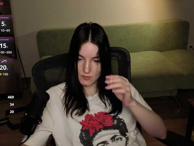 Victoria Winters online show from August 8, 9:04 pm