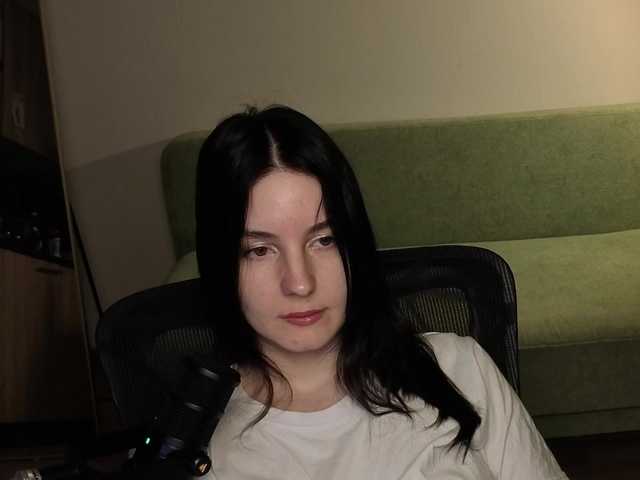 Victoria Winters online show from August 10, 1:12 pm