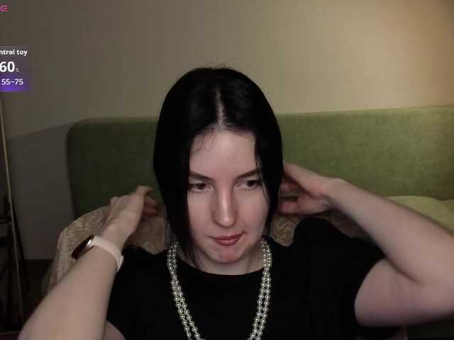 Victoria Winters online show from August 10, 7:15 pm