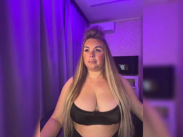 VictoriaFoxxx online show from August 1, 7:09 pm