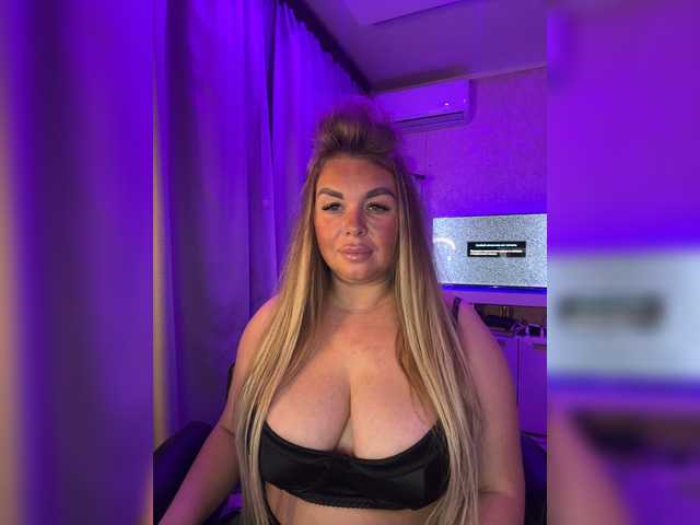 VictoriaFoxxx online show from August 1, 9:21 pm