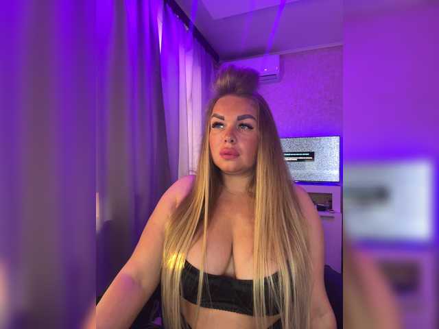 VictoriaFoxxx online show from August 3, 5:42 pm
