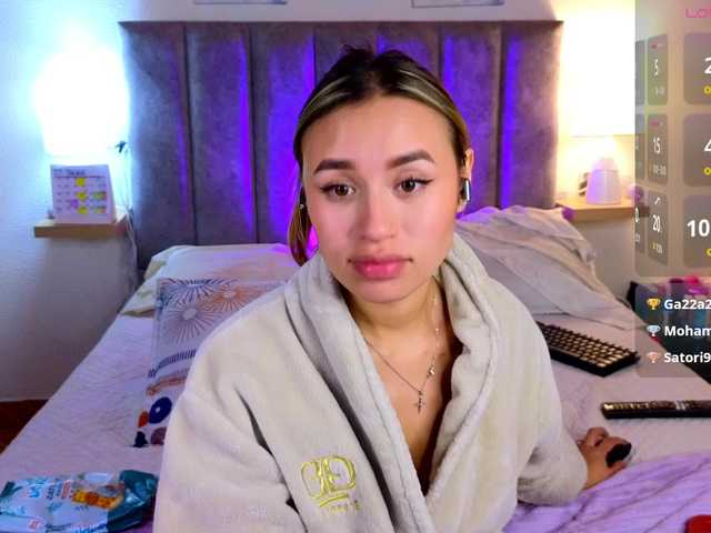 VictoriaHils online show from August 1, 1:22 am