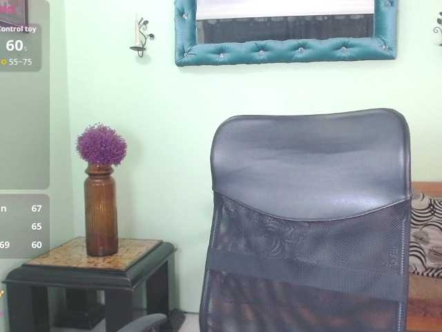 VictoriaJones- online show from August 17, 10:04 pm
