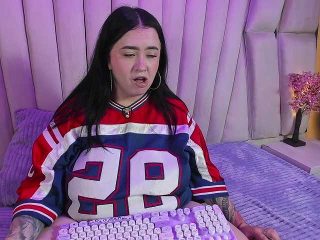 VictoriaRossy online show from August 14, 10:35 pm