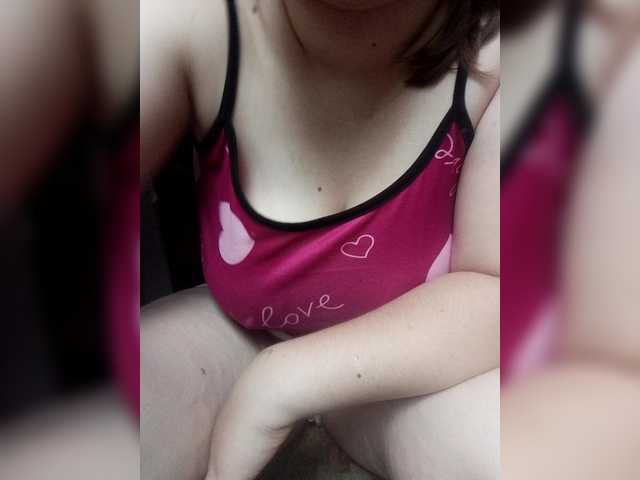Vikki3011 online show from July 18, 3:02 pm