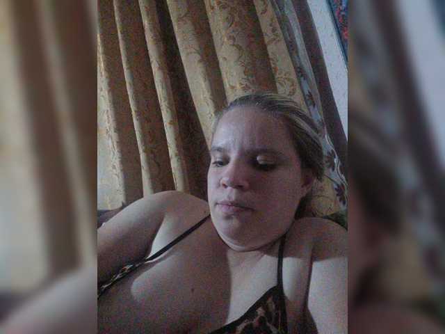 Vikki3011 online show from August 8, 6:52 pm