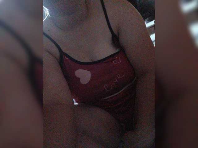 Vikki3011 online show from August 12, 6:54 pm