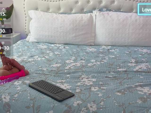 Violet888 online show from August 13, 4:10 pm