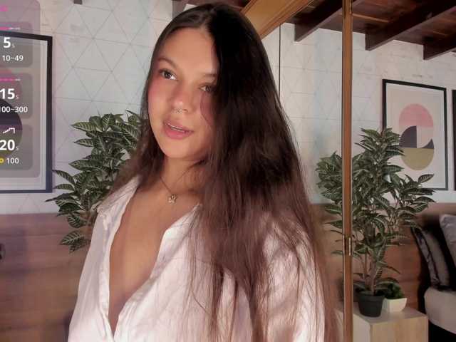 VioletMuller online show from August 6, 1:10 pm