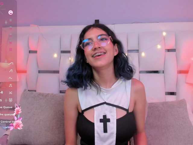 VioletaLane online show from May 29, 12:35 am