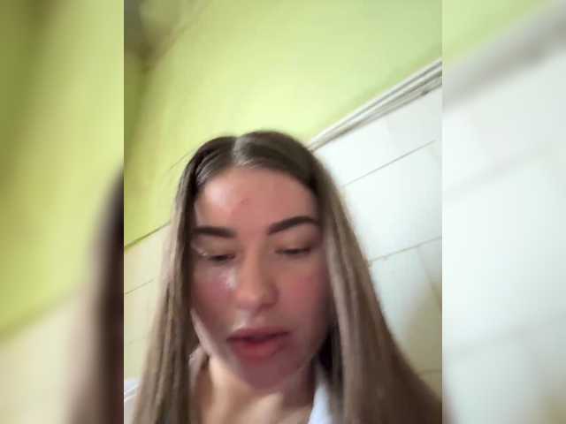 ViollaSweetA online show from April 24, 11:47 am