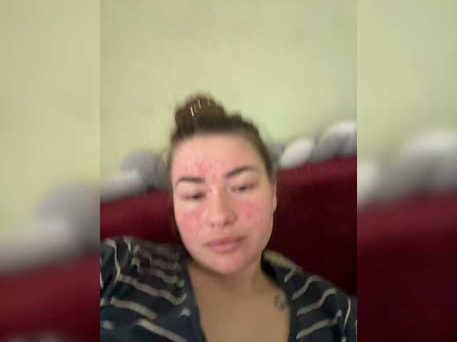 ViollaSweetA online show from May 19, 8:48 am