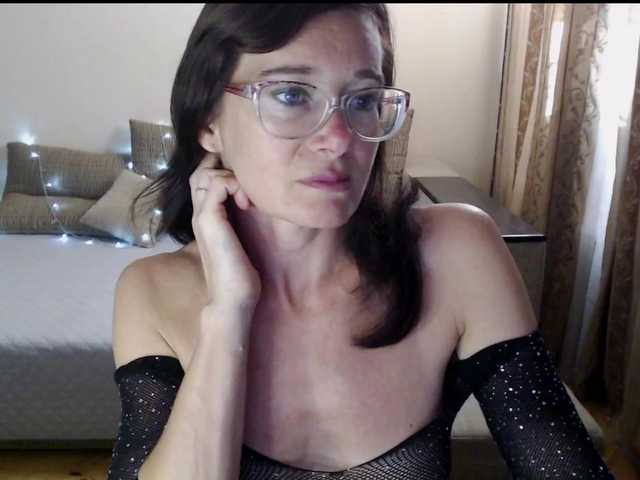 VioricaRoss online show from September 7, 2:45 pm