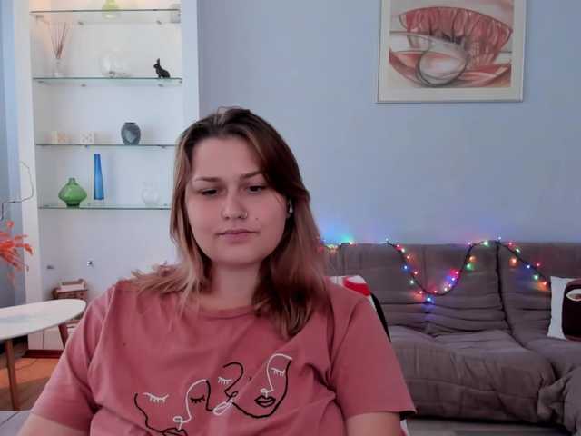 Whisper Of Sirena online show from August 15, 3:32 am