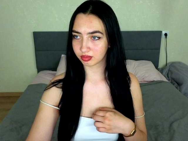 WildKittenX online show from August 12, 4:42 pm