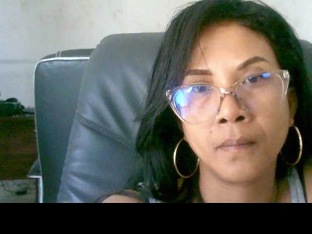Xmillo online show from May 27, 1:46 pm
