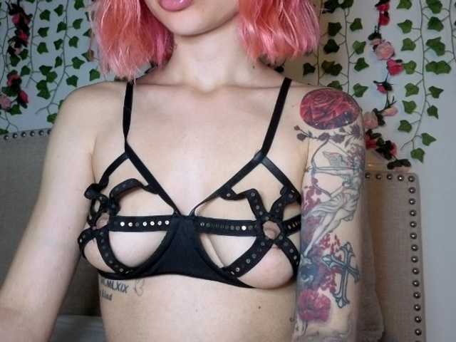 Xoxcat online show from July 25, 3:43 am