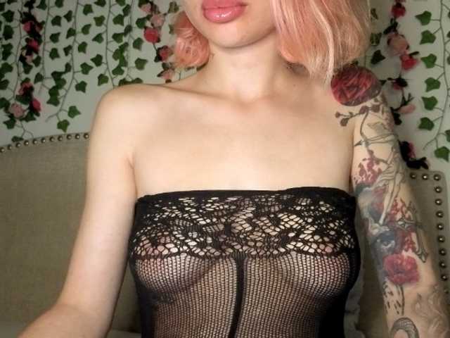 Xoxcat online show from August 2, 3:46 am