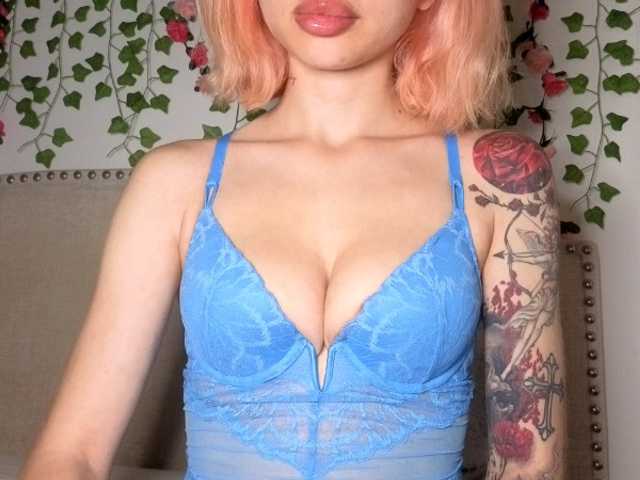 Xoxcat online show from August 12, 3:53 am