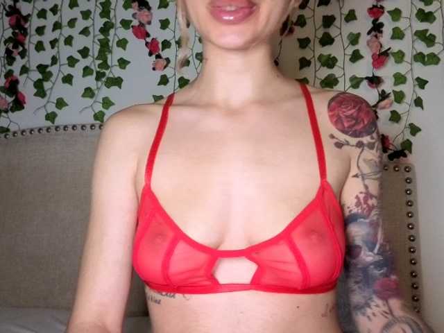 Xoxcat online show from August 15, 5:11 am