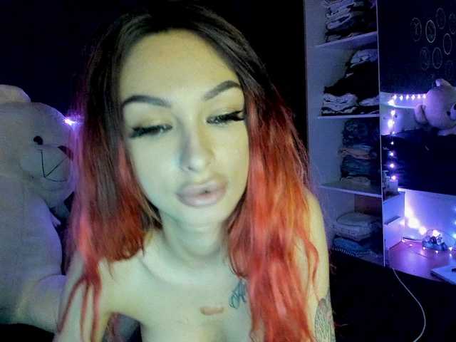 Yanissa100 online show from August 14, 11:30 pm