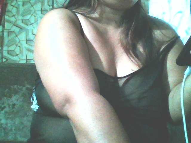 Yummypussy432 online show from June 18, 11:26 pm