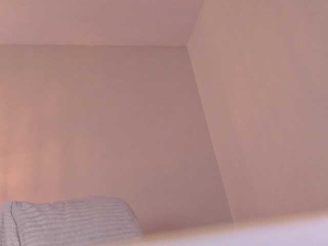 Yuriko-May online show from August 14, 9:46 am
