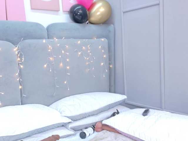 ZaharaFox2 online show from August 4, 2:25 pm