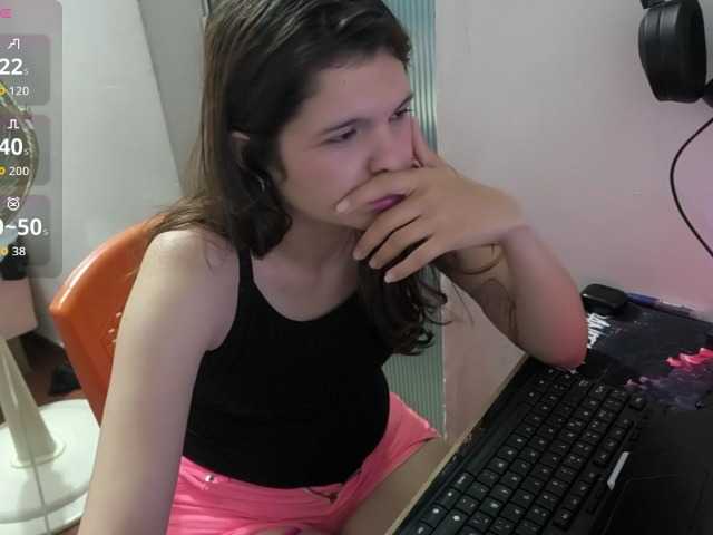 Zeldaprincess77 online show from August 10, 4:25 am