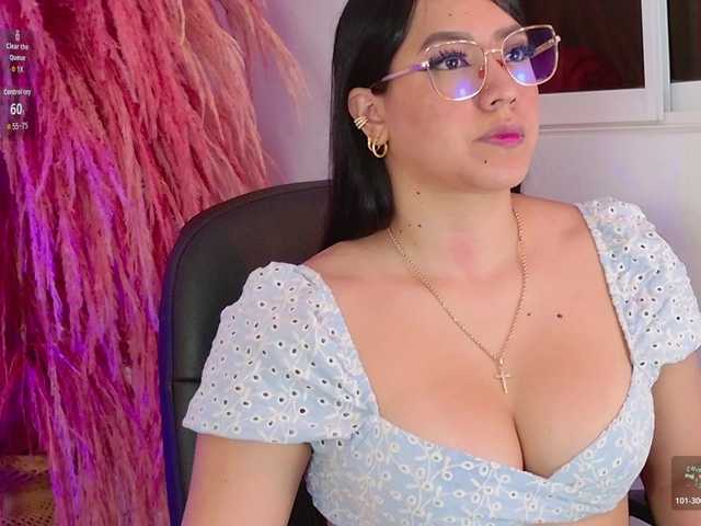 ZoeCamils online show from July 29, 6:15 pm