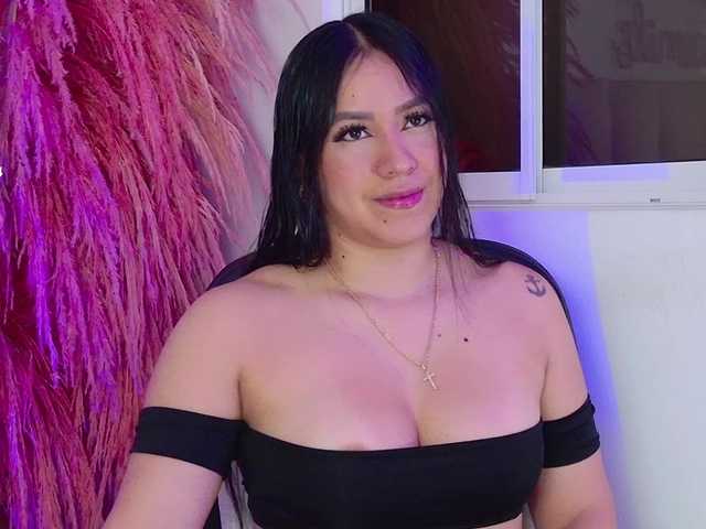 ZoeCamils online show from August 14, 4:21 pm