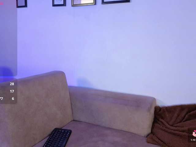 ZoeSmith online show from March 26, 5:50 pm
