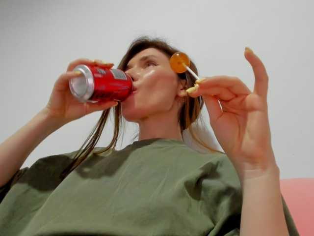 ZoiKissy online show from June 18, 11:04 pm
