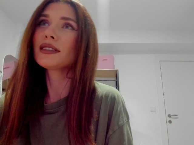ZoiKissy online show from June 20, 9:59 pm