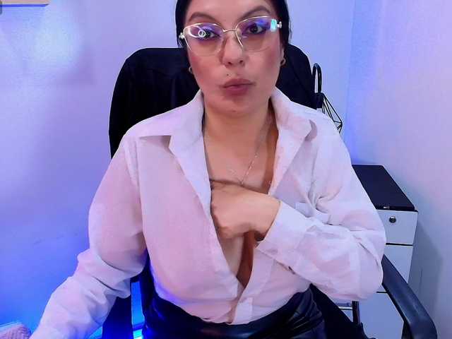 Zuzana21 online show from August 4, 7:11 pm