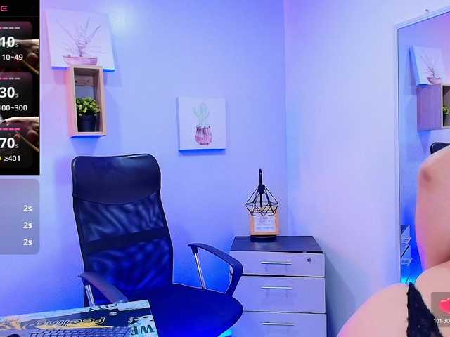 Zuzana21 online show from August 6, 9:03 pm