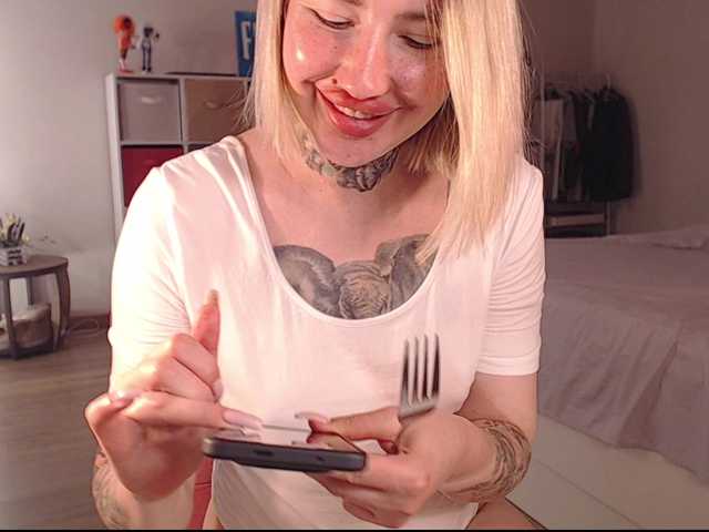 BDSM-Queen online show from August 5, 6:06 pm