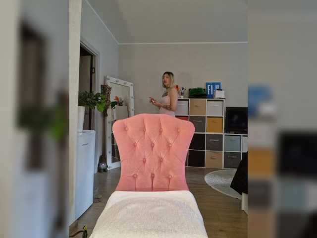 BDSM-Queen online show from August 14, 1:15 pm
