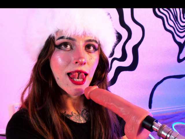 aciidlover19 online show from July 11, 9:10 pm