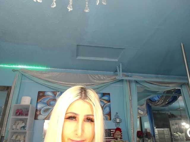 adrianna fox online show from August 12, 1:02 pm