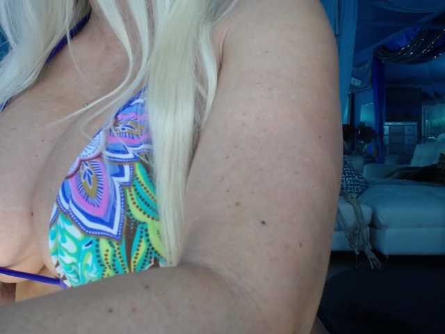 adrianna fox online show from August 15, 1:48 pm