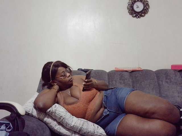 africangoddess online show from August 4, 4:09 am
