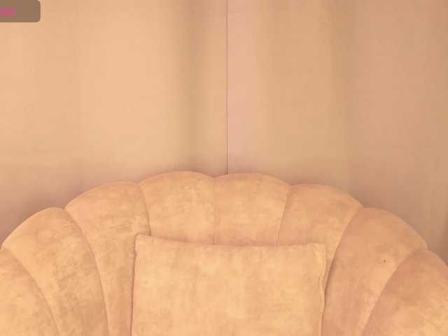 aishaBigass online show from August 15, 6:50 am