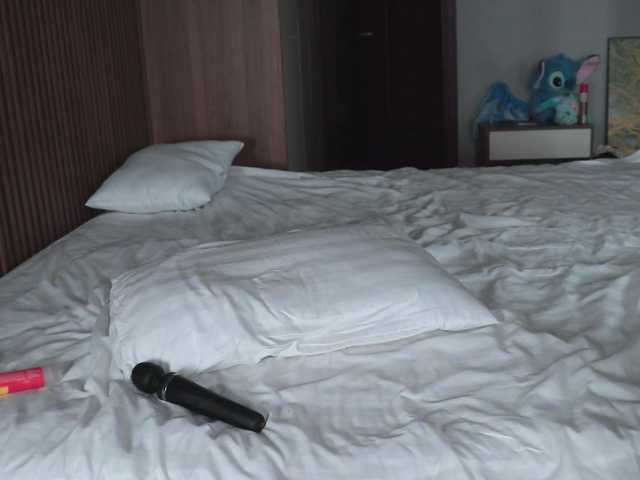 alisaa01 online show from August 1, 5:02 am