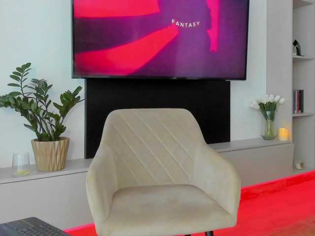 AllisonAlly online show from August 12, 3:03 pm