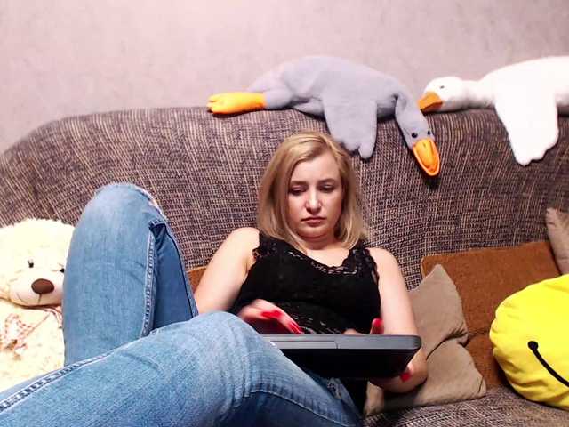 misssQueen online show from August 5, 11:25 pm