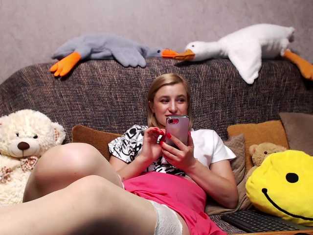 misssQueen online show from August 13, 11:30 pm
