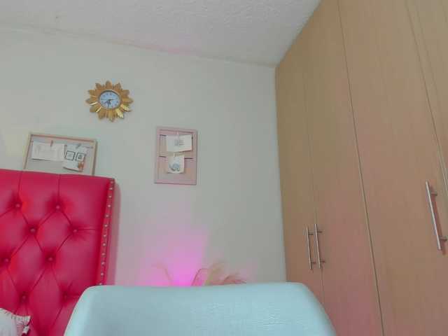 ameliiporter online show from August 7, 1:55 pm